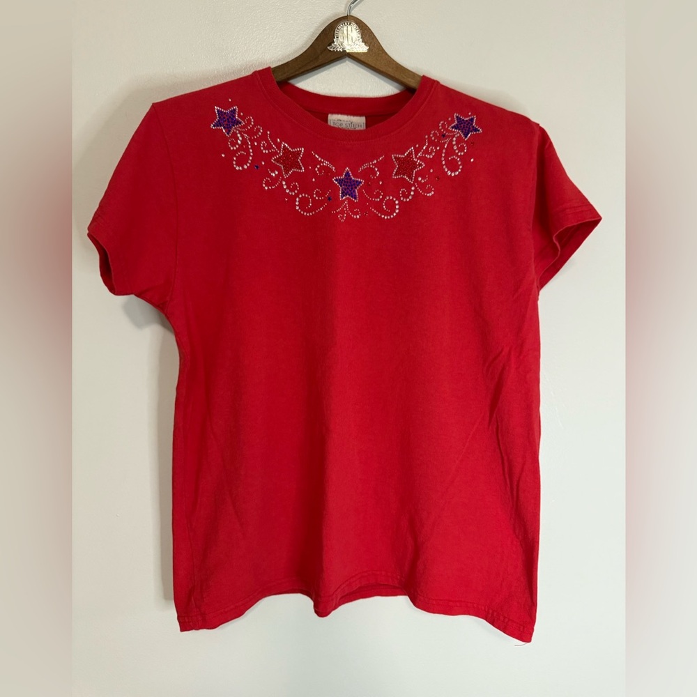 Top Stitch Red Embellished Star Crewneck Tee - Women size large